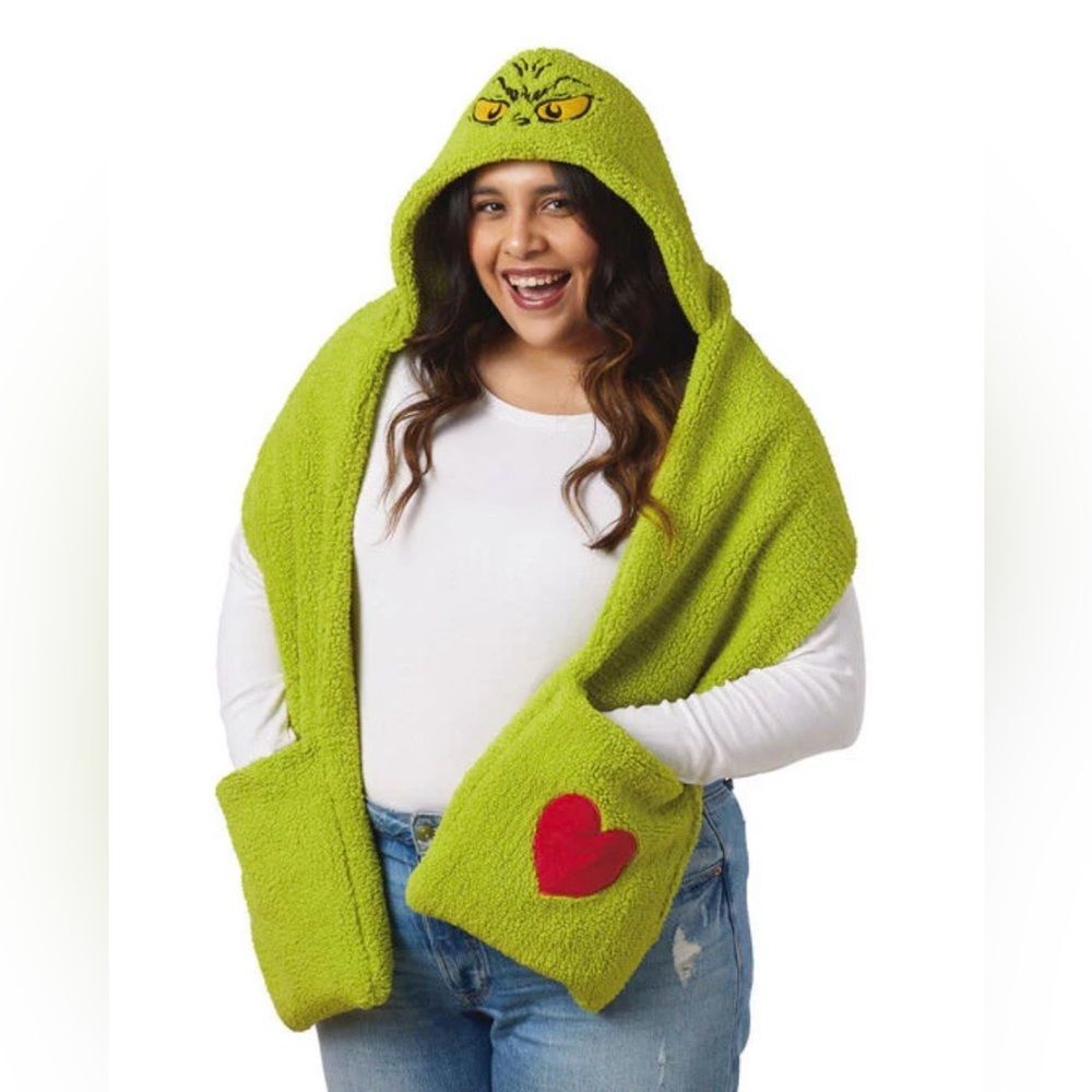 NWOT Hallmark How The Grinch Stole Christmas Grinch Hooded Scarf With Pockets